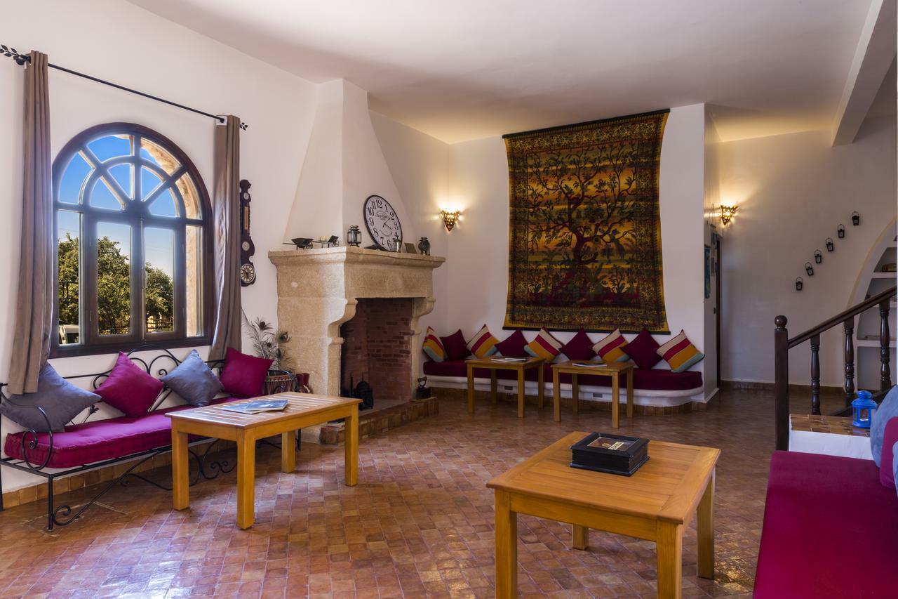אסאוירה Riad Les Trois Merveilles מראה חיצוני תמונה